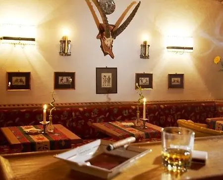 Relais & Chateaux Chaste - Scuol מלון Tarasp