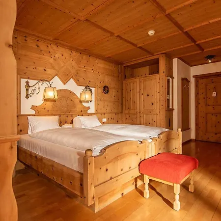 מלון Relais & Chateaux Chaste - Scuol 4*
