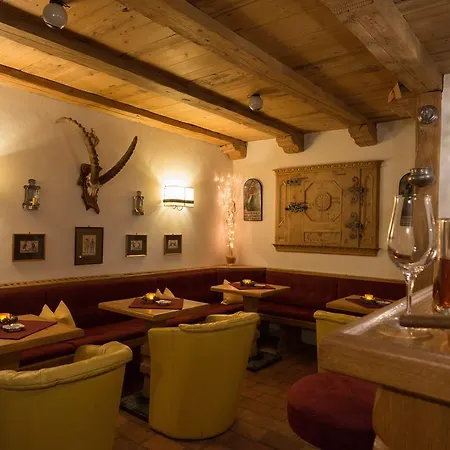 Relais & Chateaux Chaste - Scuol מלון Tarasp