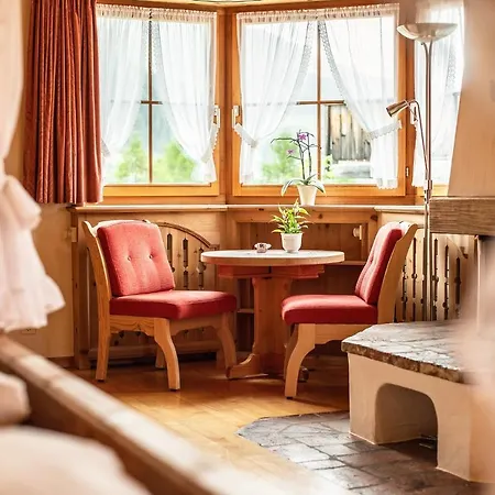 Hotel Relais & Chateaux Chaste - Scuol 4*